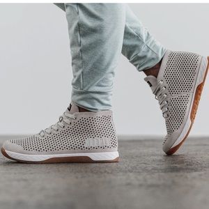 NoBull - Women’s size 6- Suede mid top trainer